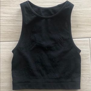 Lululemon reveal crop